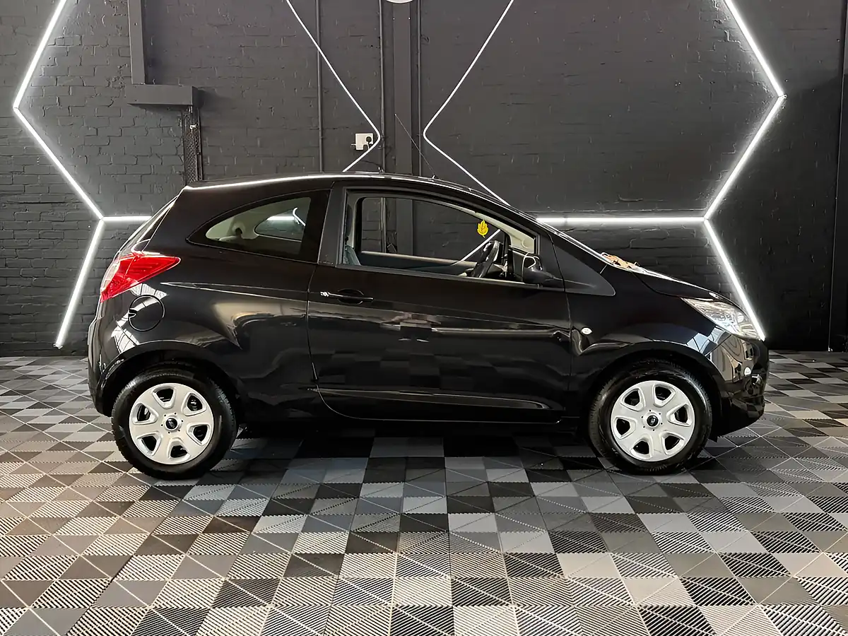 Used 2015 Ford Ka Edge Black - Interior and Exterior details 13