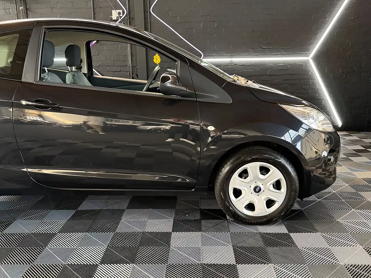 Used 2015 Ford Ka Edge Black - Interior and Exterior details 14