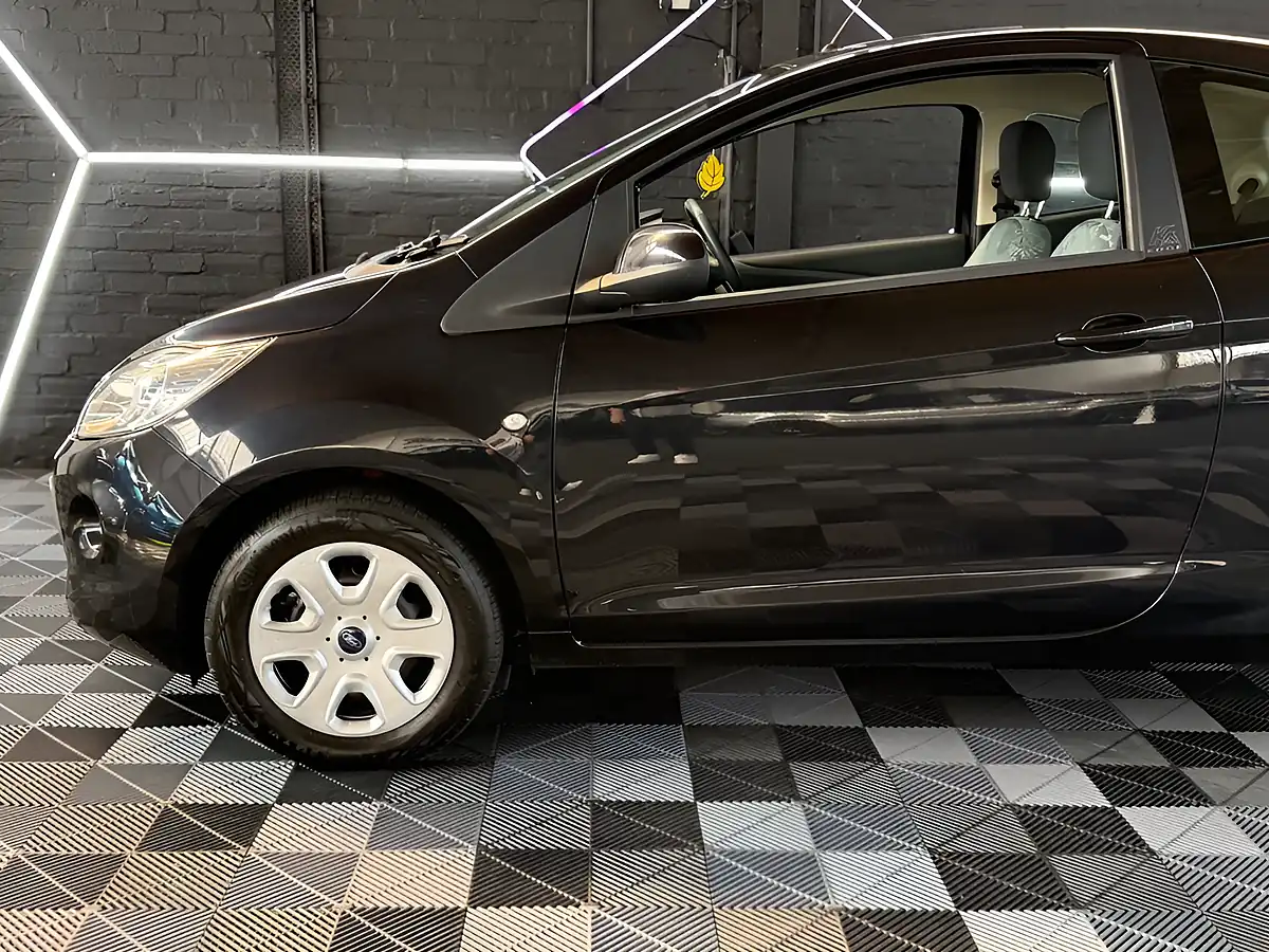 Used 2015 Ford Ka Edge Black - Interior and Exterior details 3