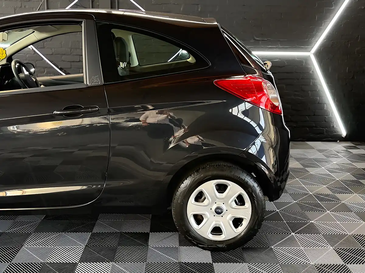 Used 2015 Ford Ka Edge Black - Interior and Exterior details 4