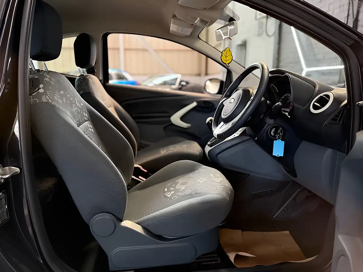 Used 2015 Ford Ka Edge Black - Interior and Exterior details 9