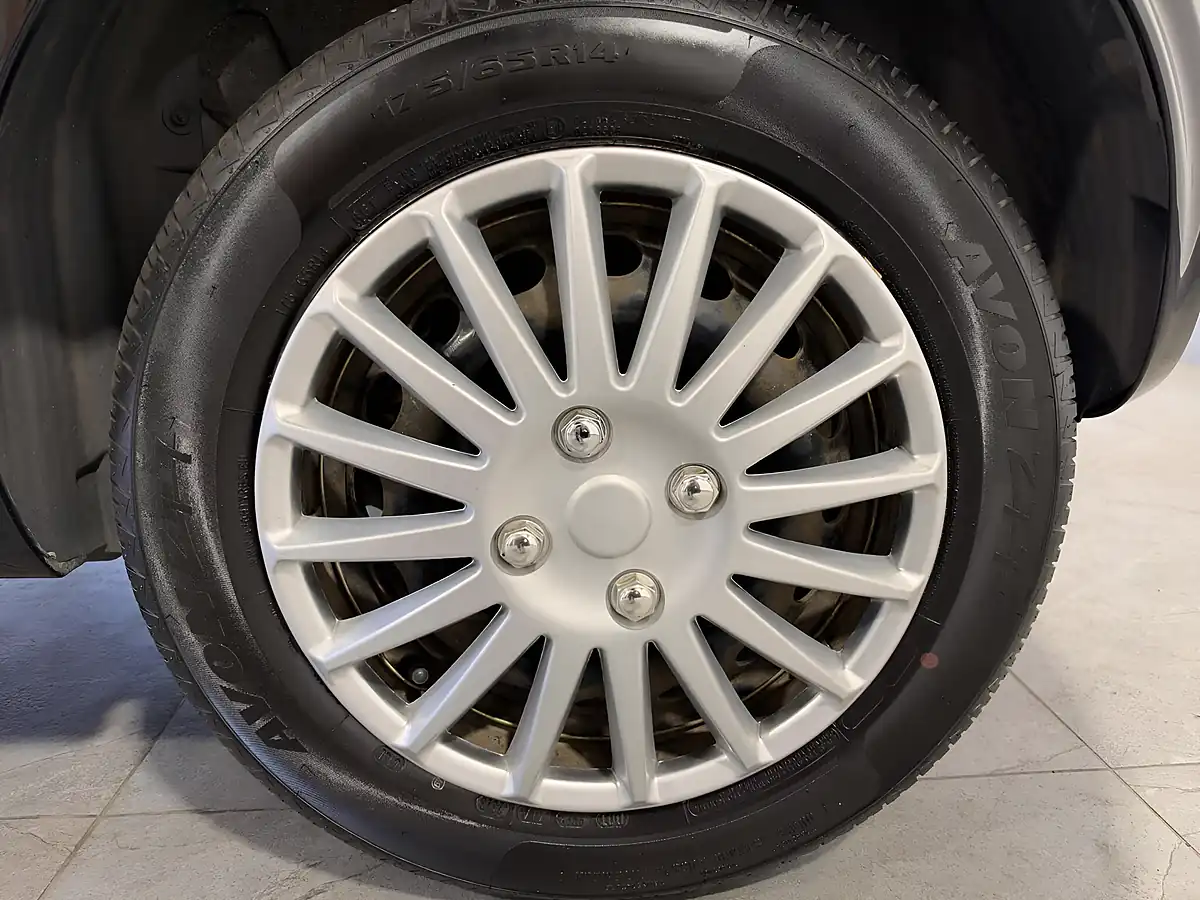 Used 2015 Ford Ka Edge Black - Interior and Exterior details 18