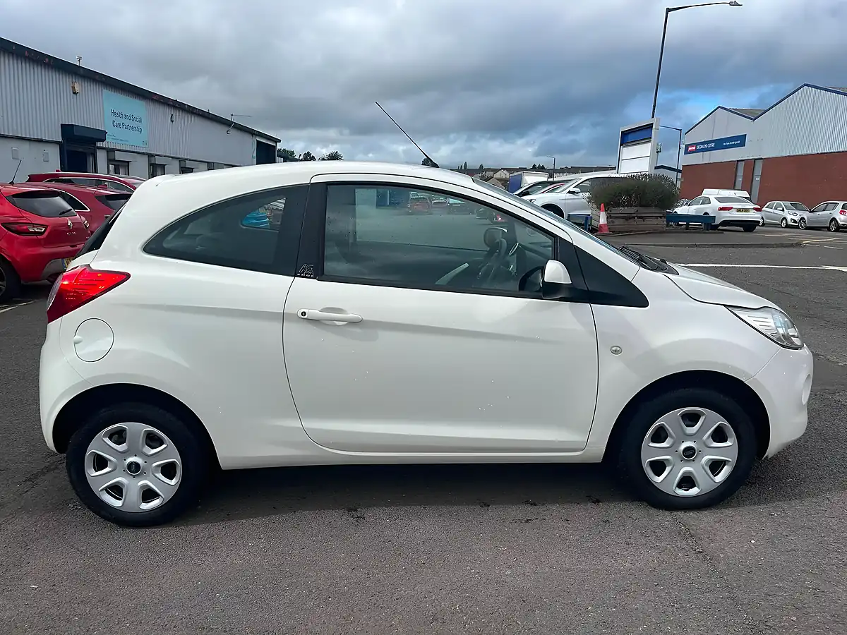 Used 2015 Ford Ka Edge White - Interior and Exterior details 4