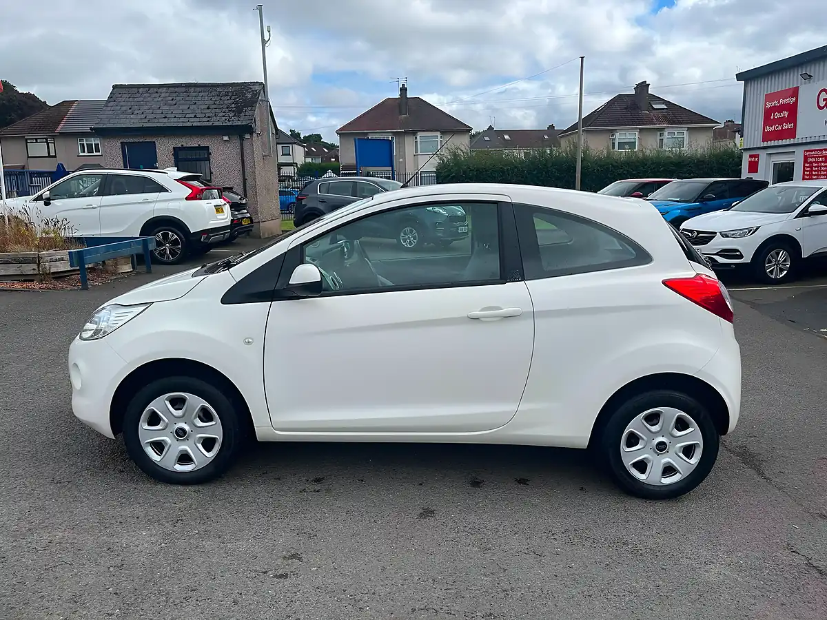 Used 2015 Ford Ka Edge White - Interior and Exterior details 8
