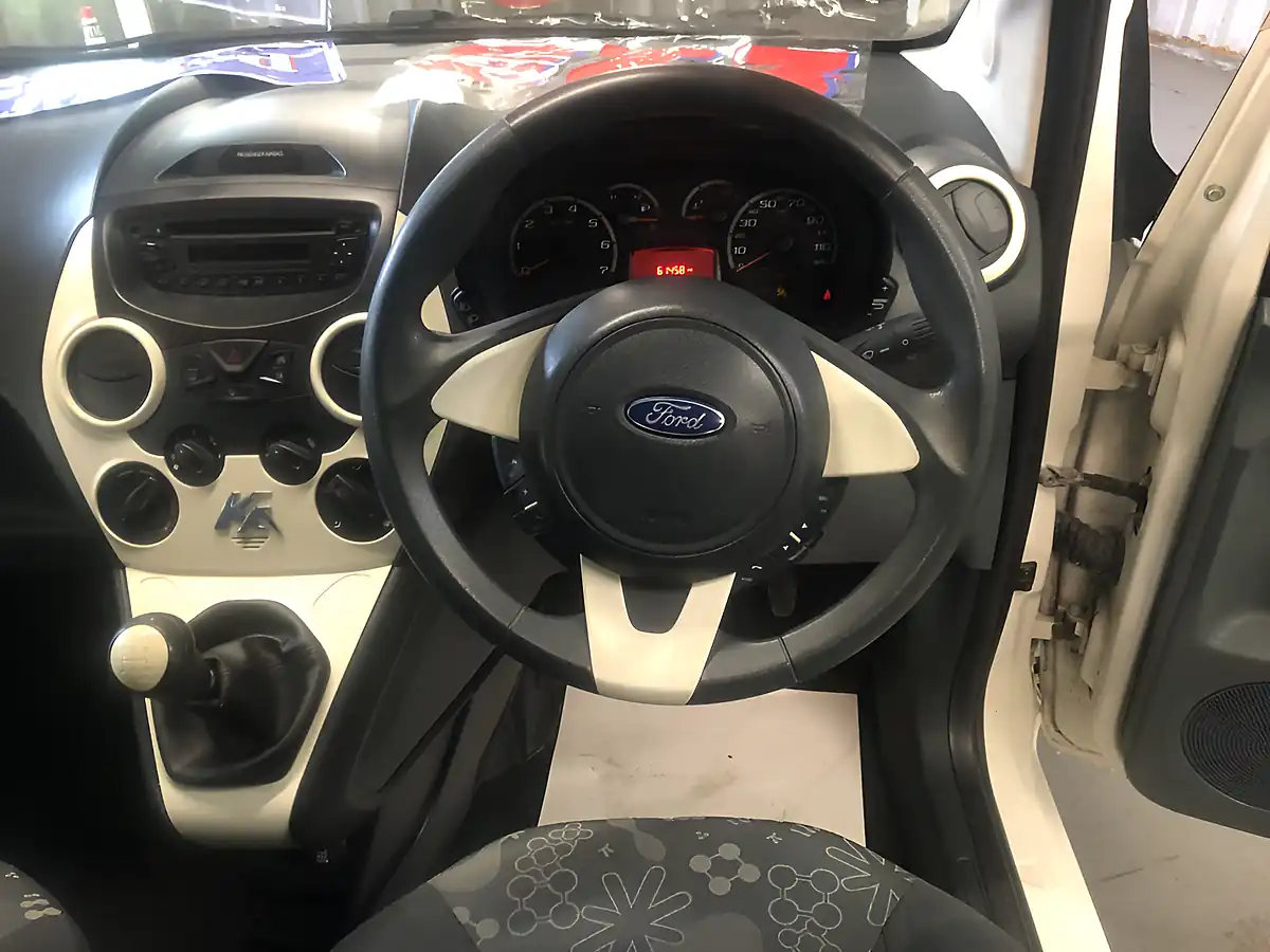 Used 2015 Ford Ka Studio Plus White - Interior and Exterior details 12