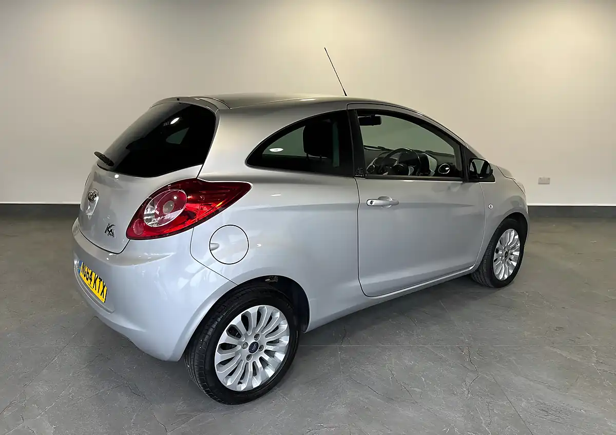 Used 2015 Ford Ka Zetec Silver - Interior and Exterior details 3