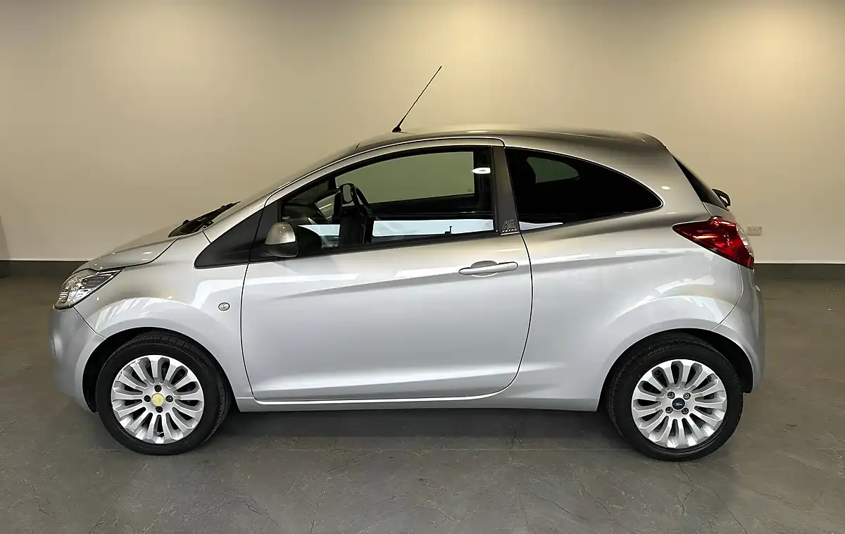 Used 2015 Ford Ka Zetec Silver - Interior and Exterior details 6