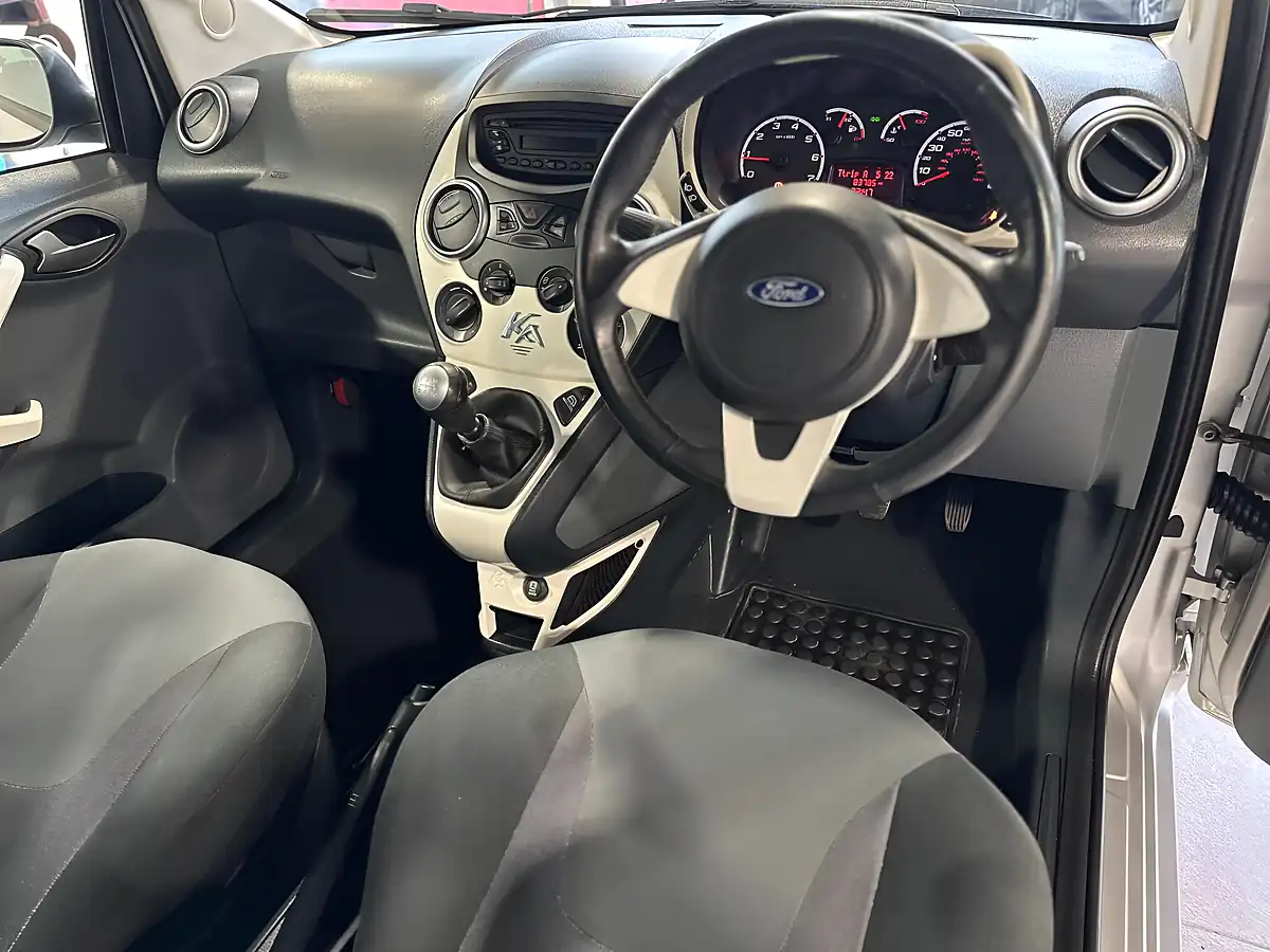 Used 2015 Ford Ka Zetec Silver - Interior and Exterior details 9