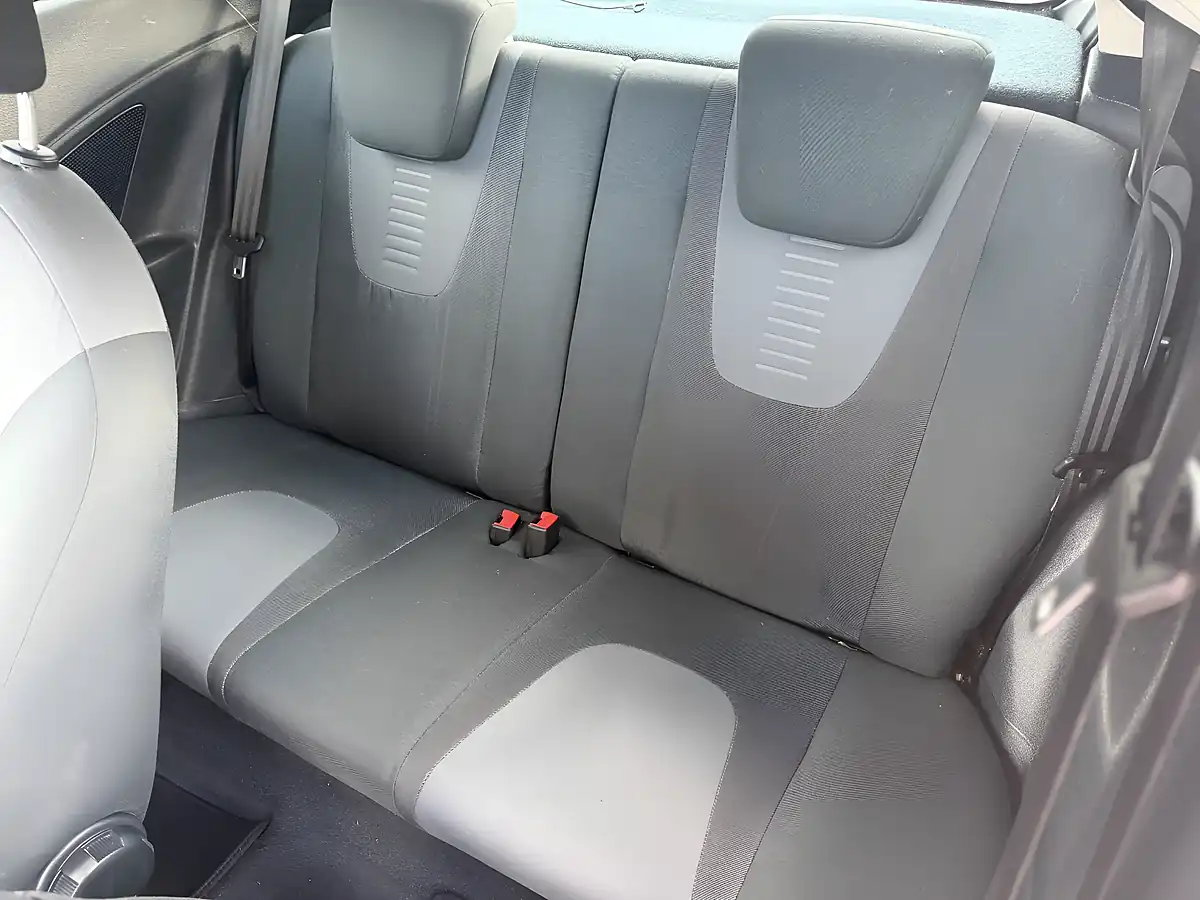 Used 2015 Ford Ka Zetec Silver - Interior and Exterior details 11