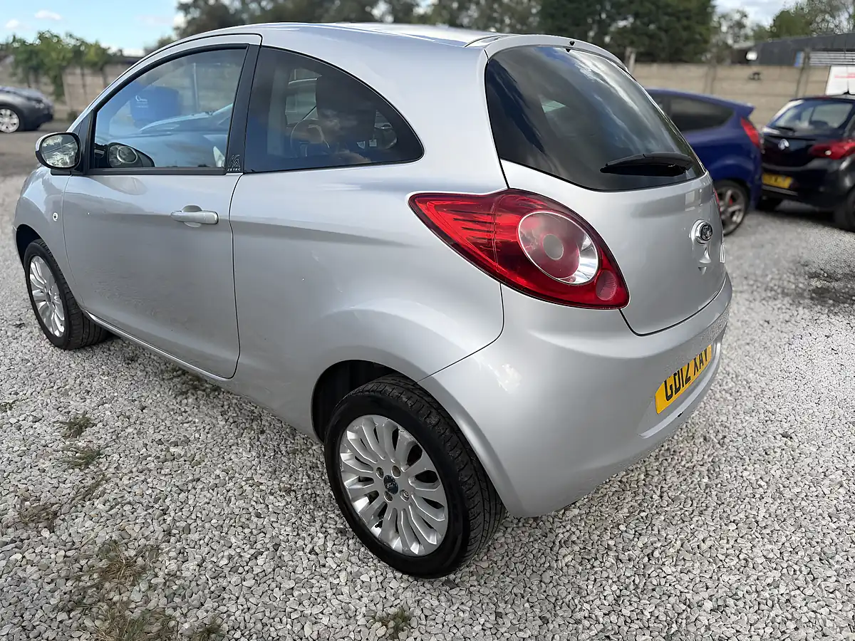 Used 2015 Ford Ka Zetec Silver - Interior and Exterior details 5
