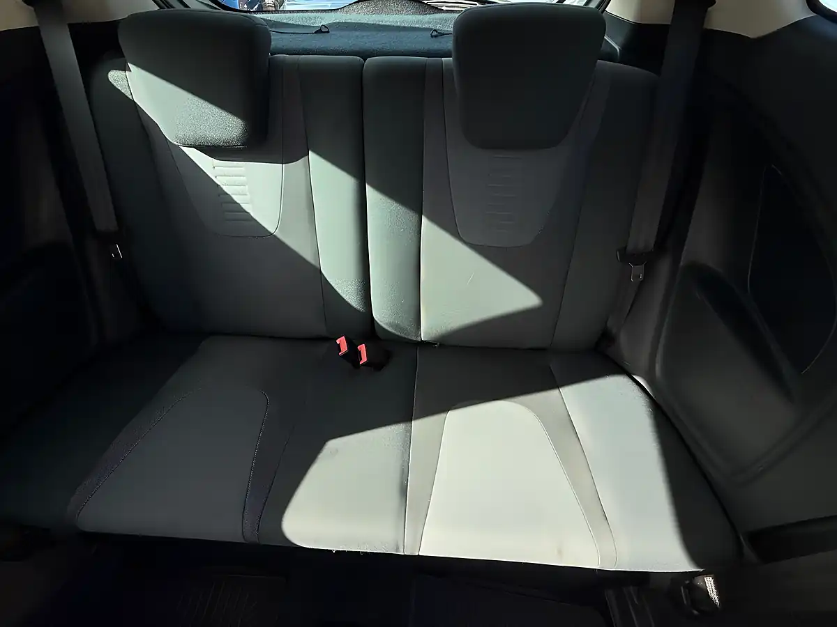 Used 2015 Ford Ka Zetec Silver - Interior and Exterior details 12