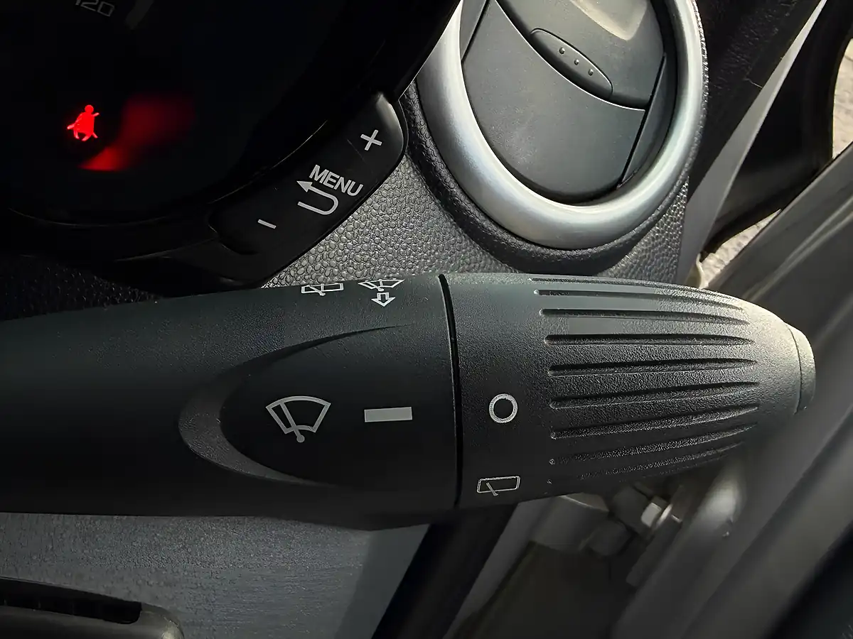 Used 2015 Ford Ka Zetec Silver - Interior and Exterior details 15