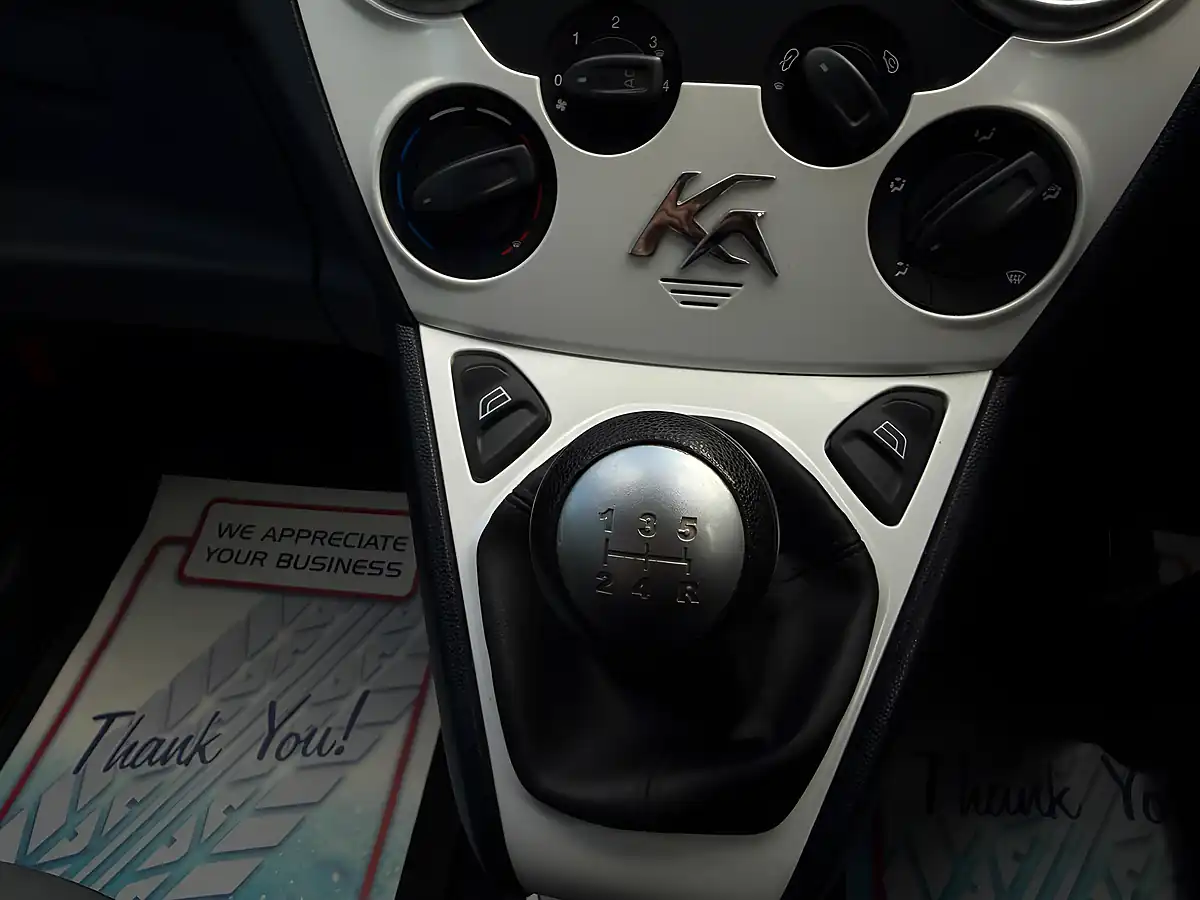 Used 2015 Ford Ka Zetec Silver - Interior and Exterior details 16
