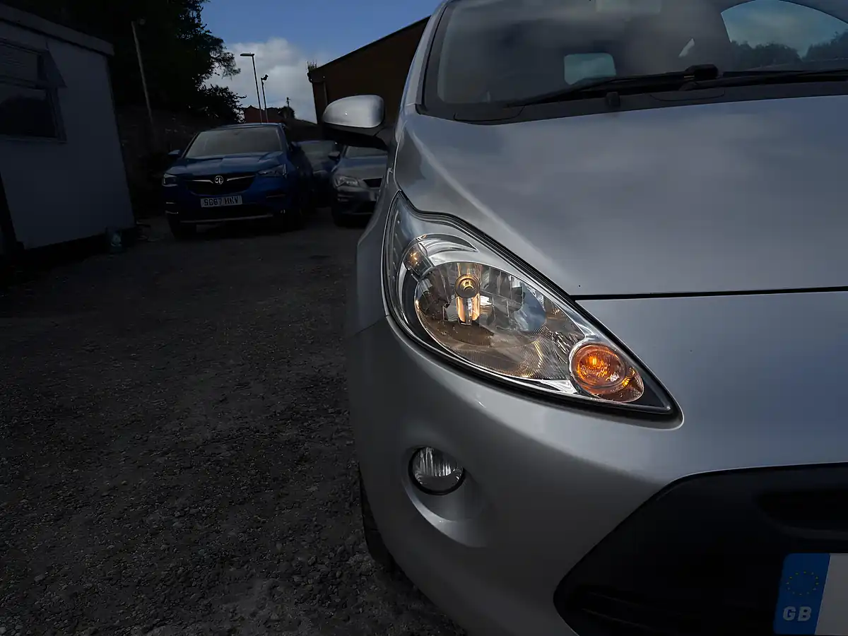 Used 2015 Ford Ka Zetec Silver - Interior and Exterior details 17