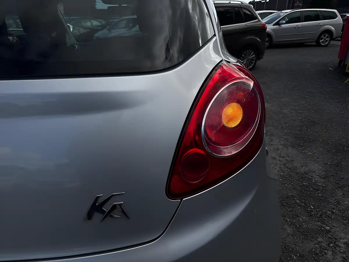 Used 2015 Ford Ka Zetec Silver - Interior and Exterior details 18