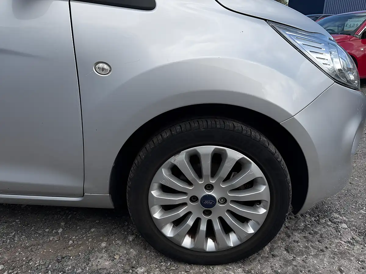 Used 2015 Ford Ka Zetec Silver - Interior and Exterior details 19