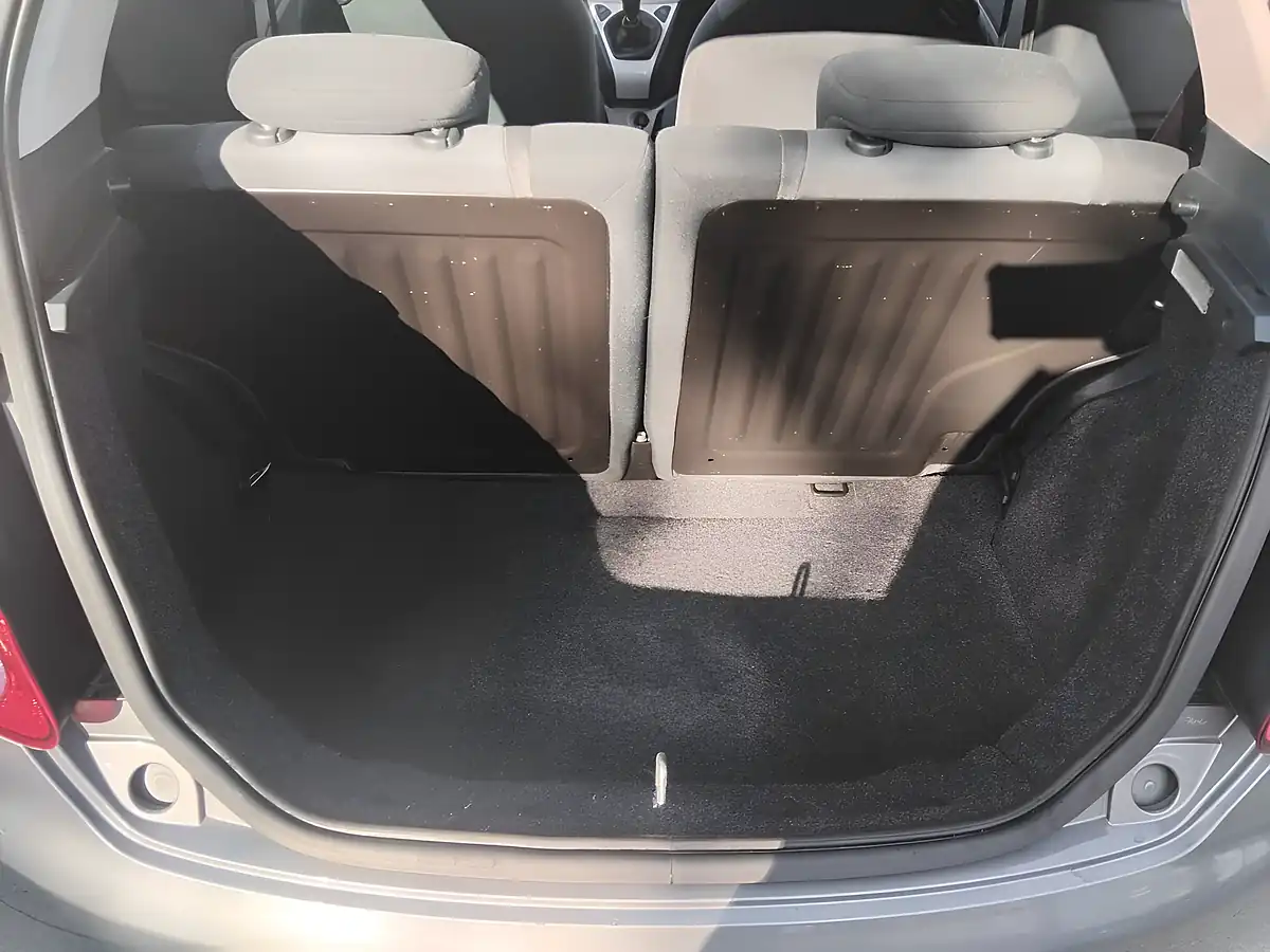 Used 2015 Ford Ka Zetec Silver - Interior and Exterior details 15