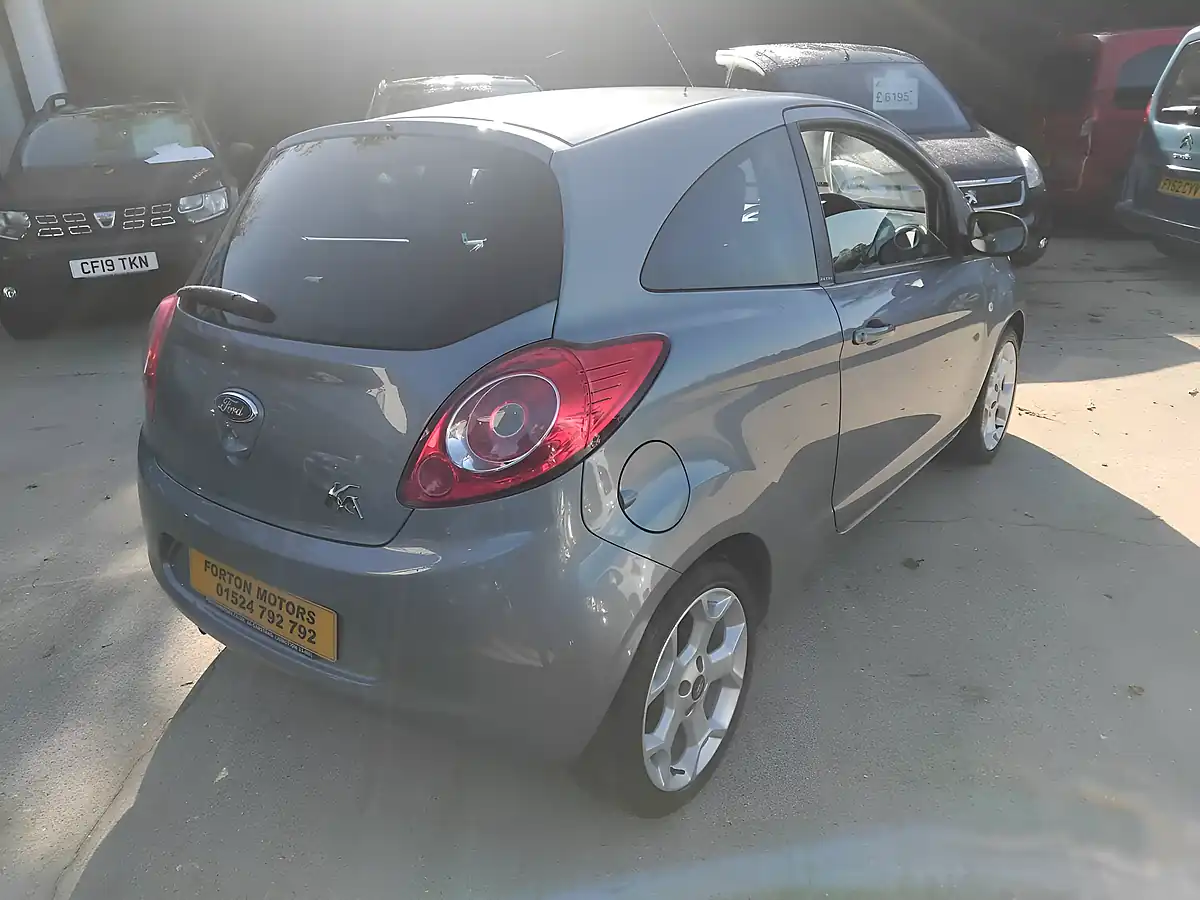 Used 2015 Ford Ka Zetec Silver - Interior and Exterior details 8