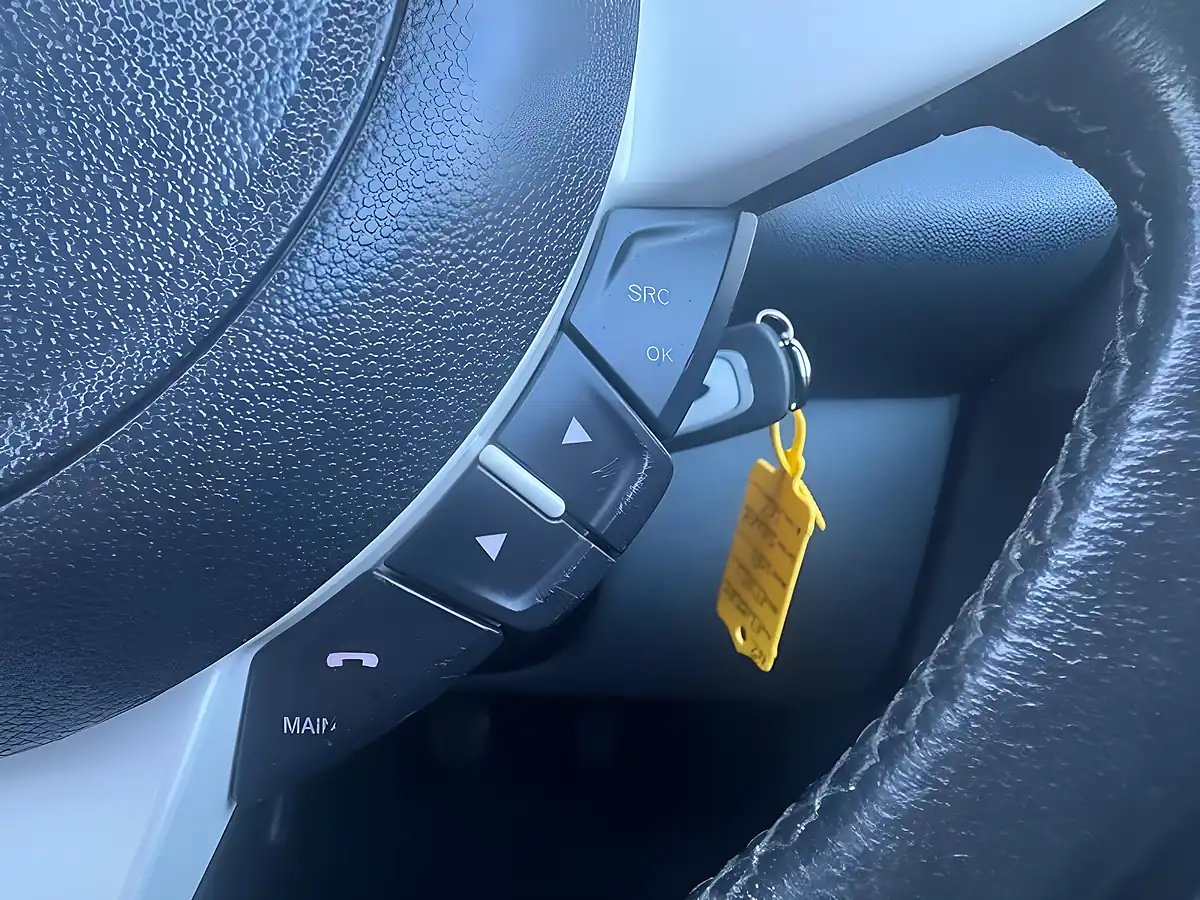 Used 2015 Ford Ka Zetec Silver - Interior and Exterior details 11