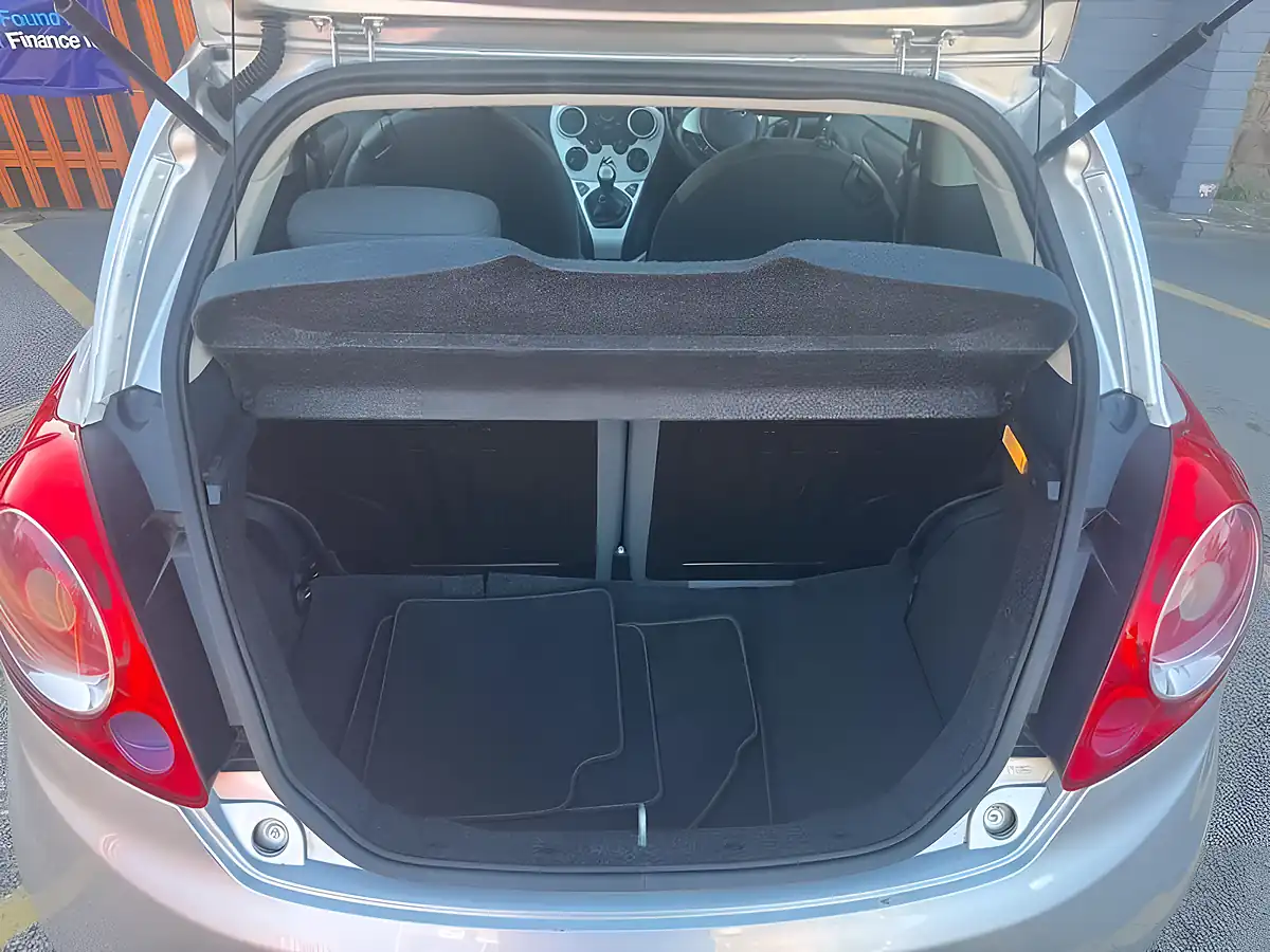 Used 2015 Ford Ka Zetec Silver - Interior and Exterior details 17