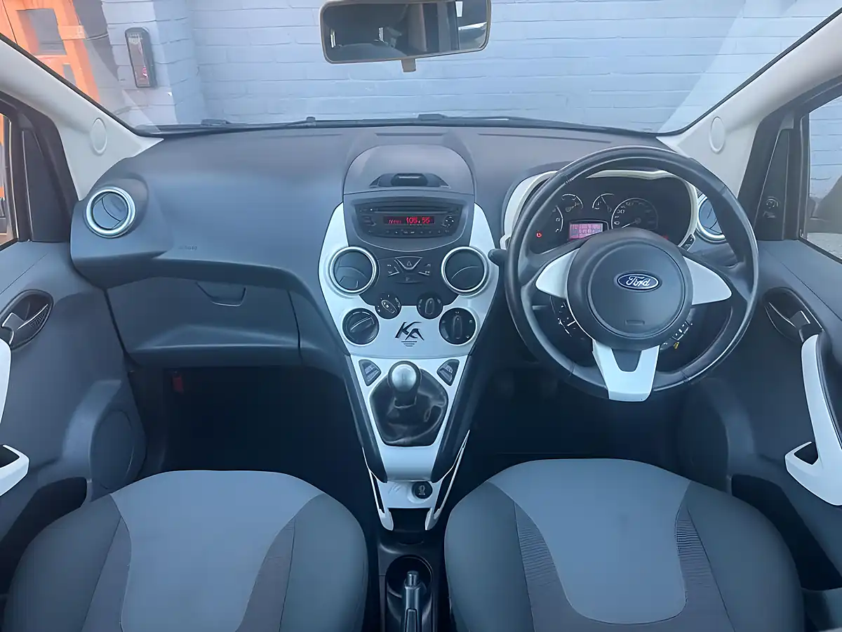 Used 2015 Ford Ka Zetec Silver - Interior and Exterior details 9