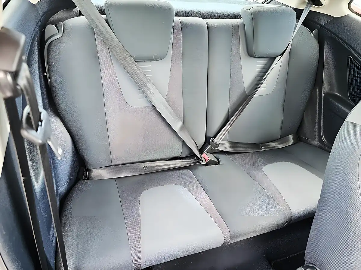 Used 2015 Ford Ka Zetec White - Interior and Exterior details 5