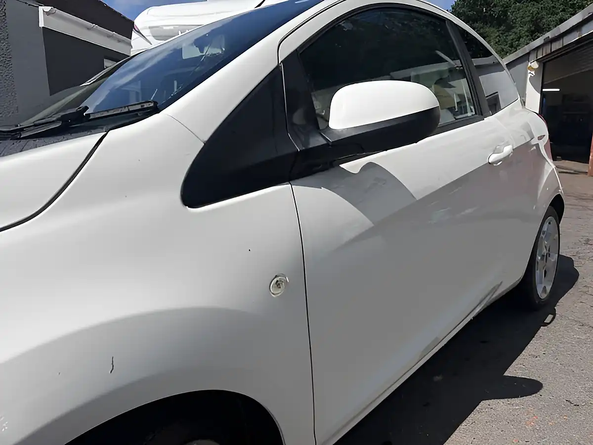 Used 2015 Ford Ka Zetec White - Interior and Exterior details 10