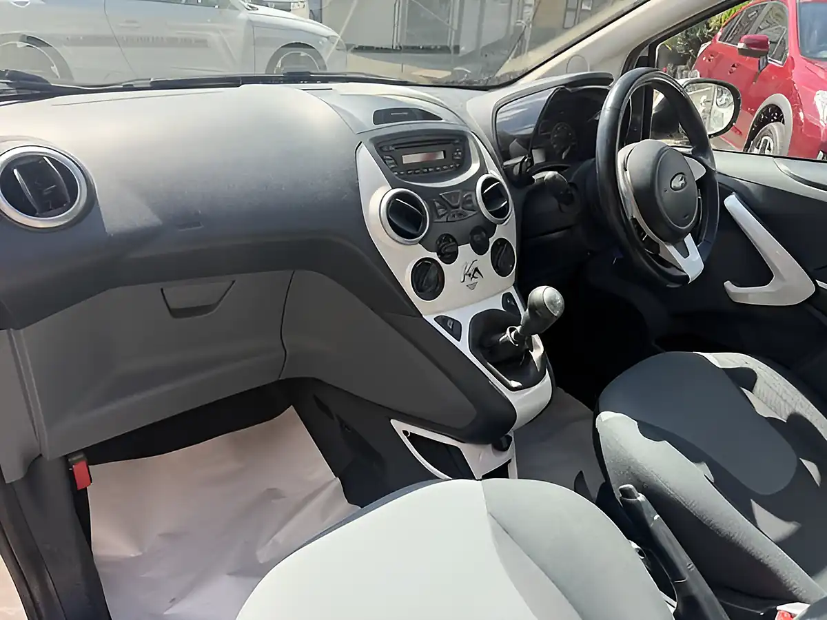 Used 2015 Ford Ka Zetec White - Interior and Exterior details 13
