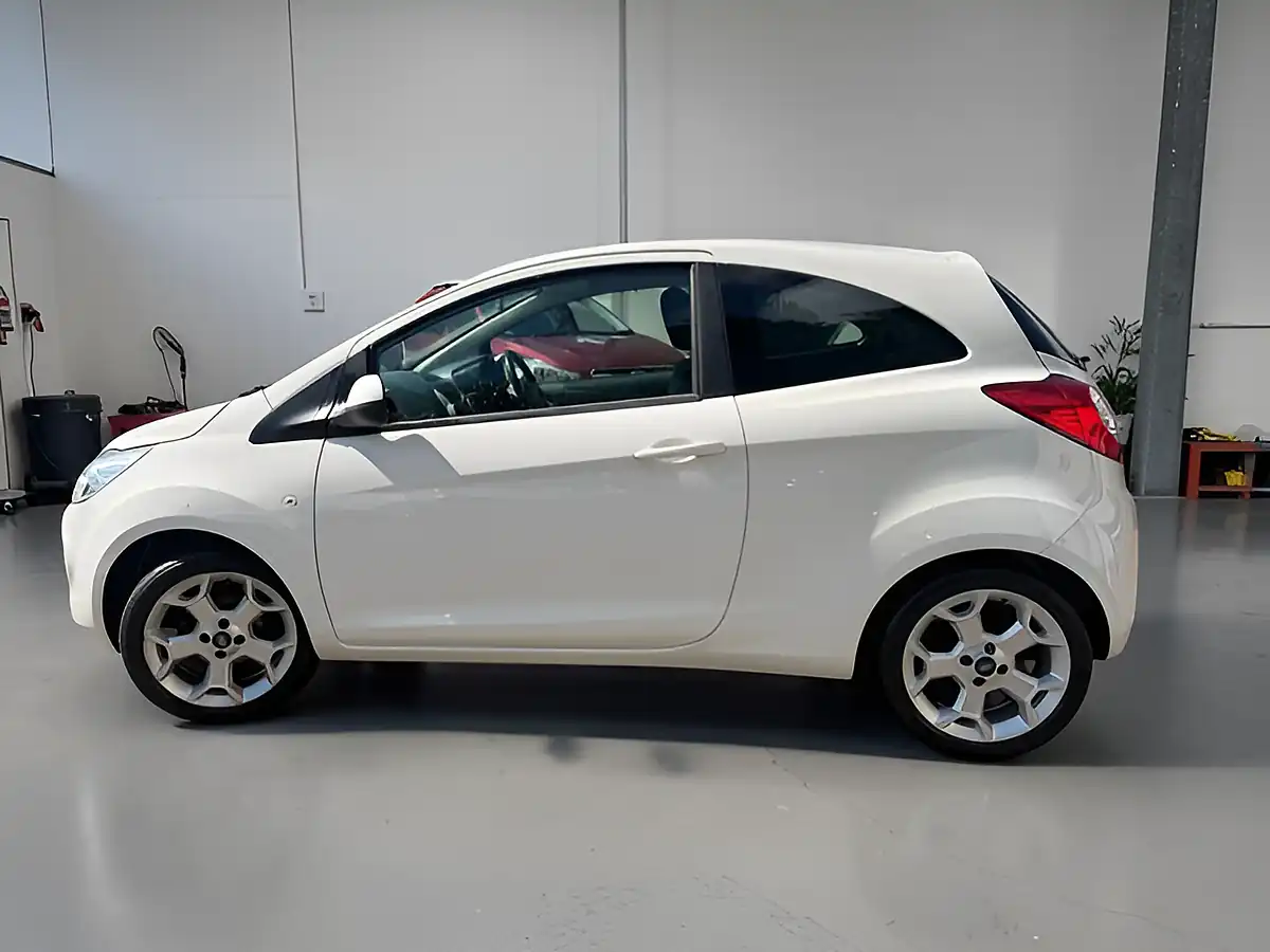 Used 2015 Ford Ka Zetec White - Interior and Exterior details 6