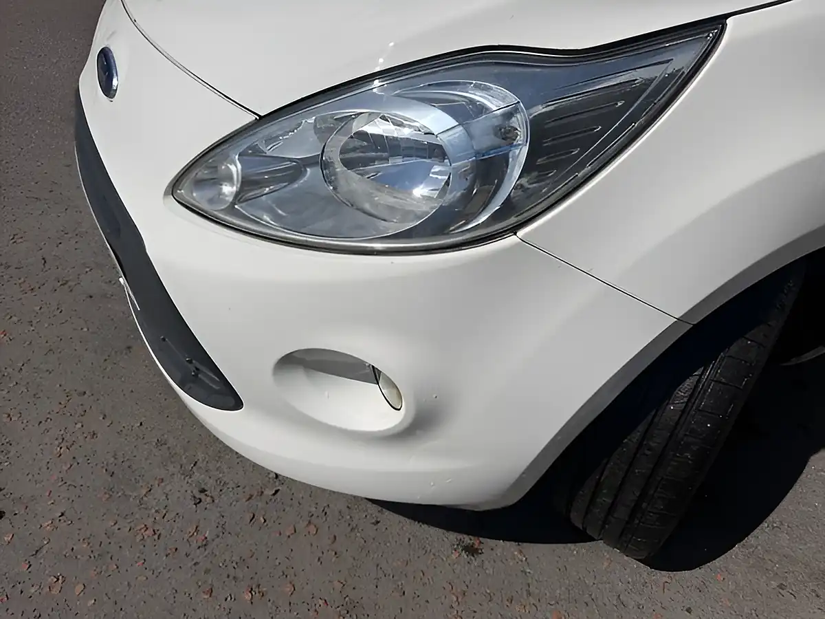 Used 2015 Ford Ka Zetec White - Interior and Exterior details 9