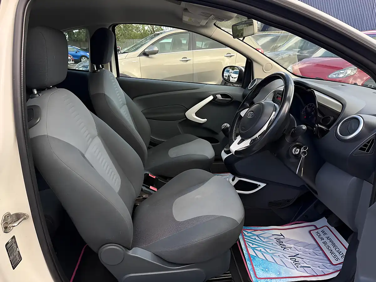Used 2015 Ford Ka Zetec White - Interior and Exterior details 10