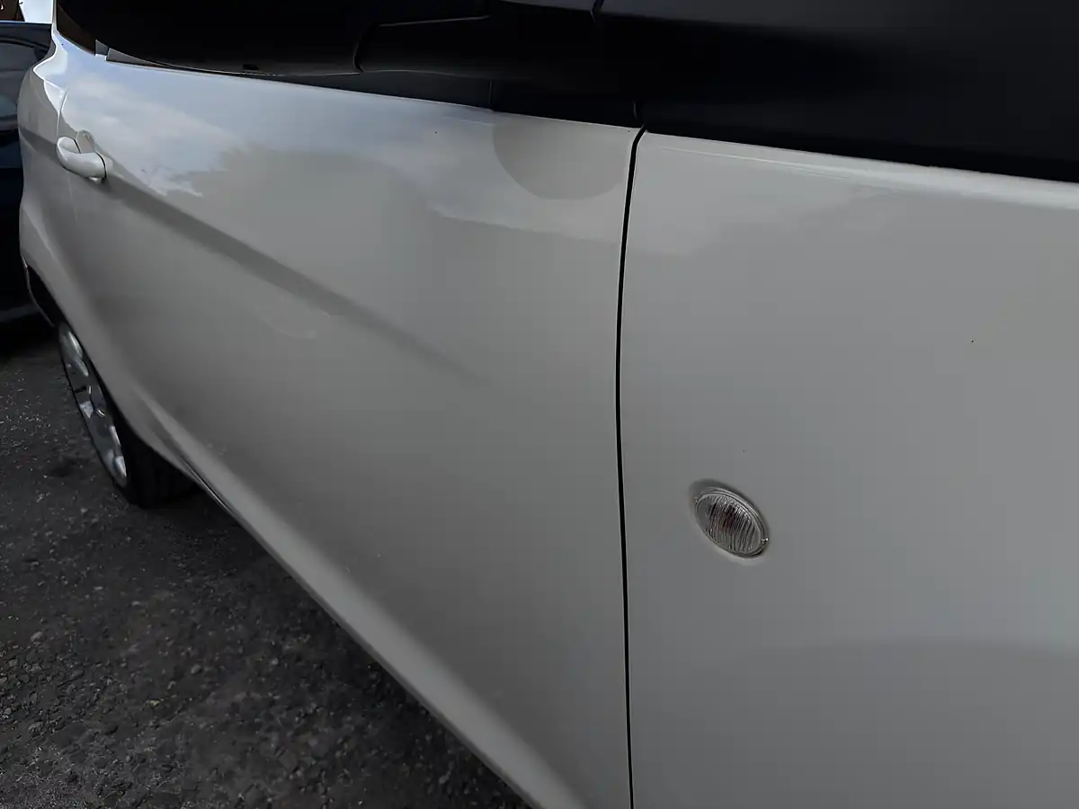 Used 2015 Ford Ka Zetec White - Interior and Exterior details 17