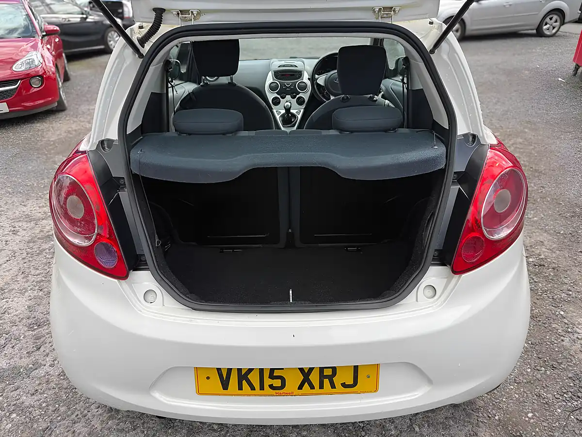 Used 2015 Ford Ka Zetec White - Interior and Exterior details 7