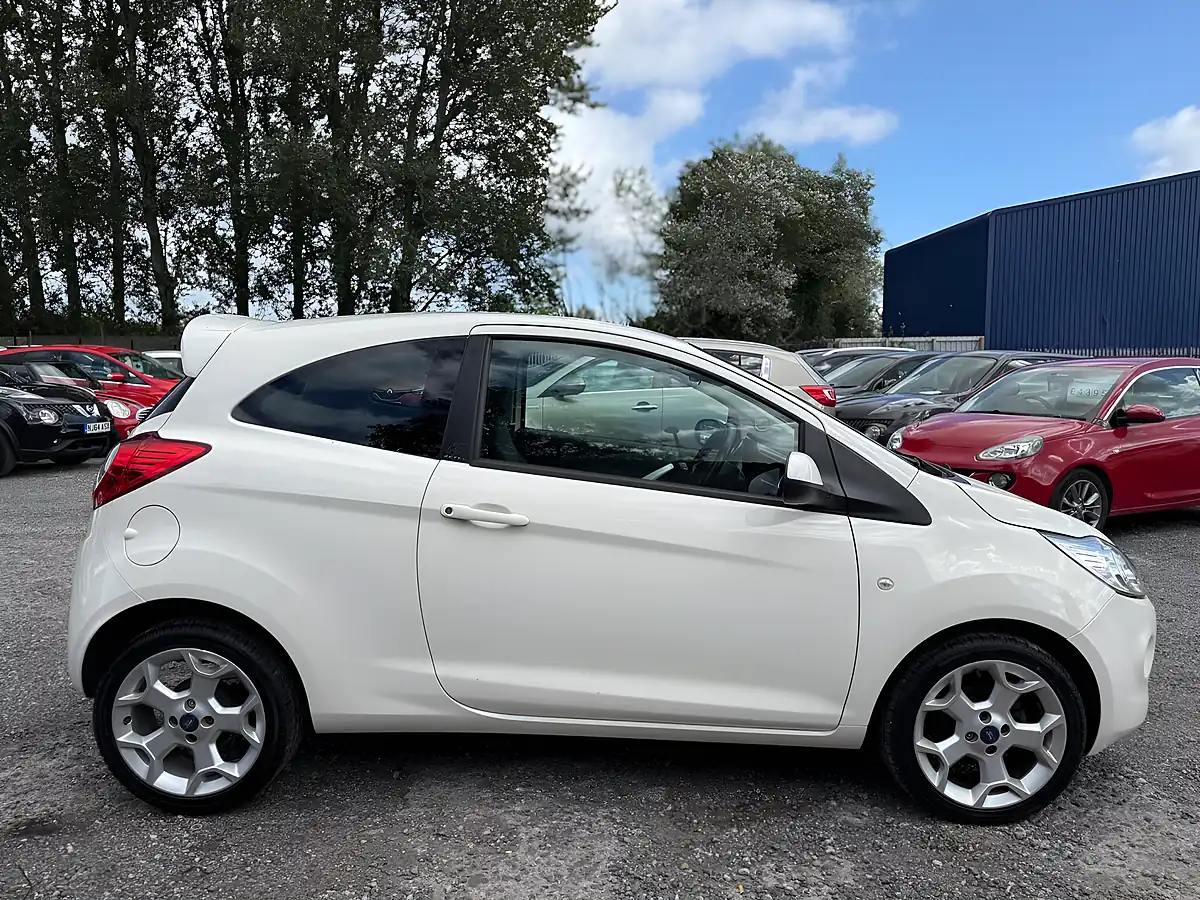 Used 2015 Ford Ka Zetec White - Interior and Exterior details 9