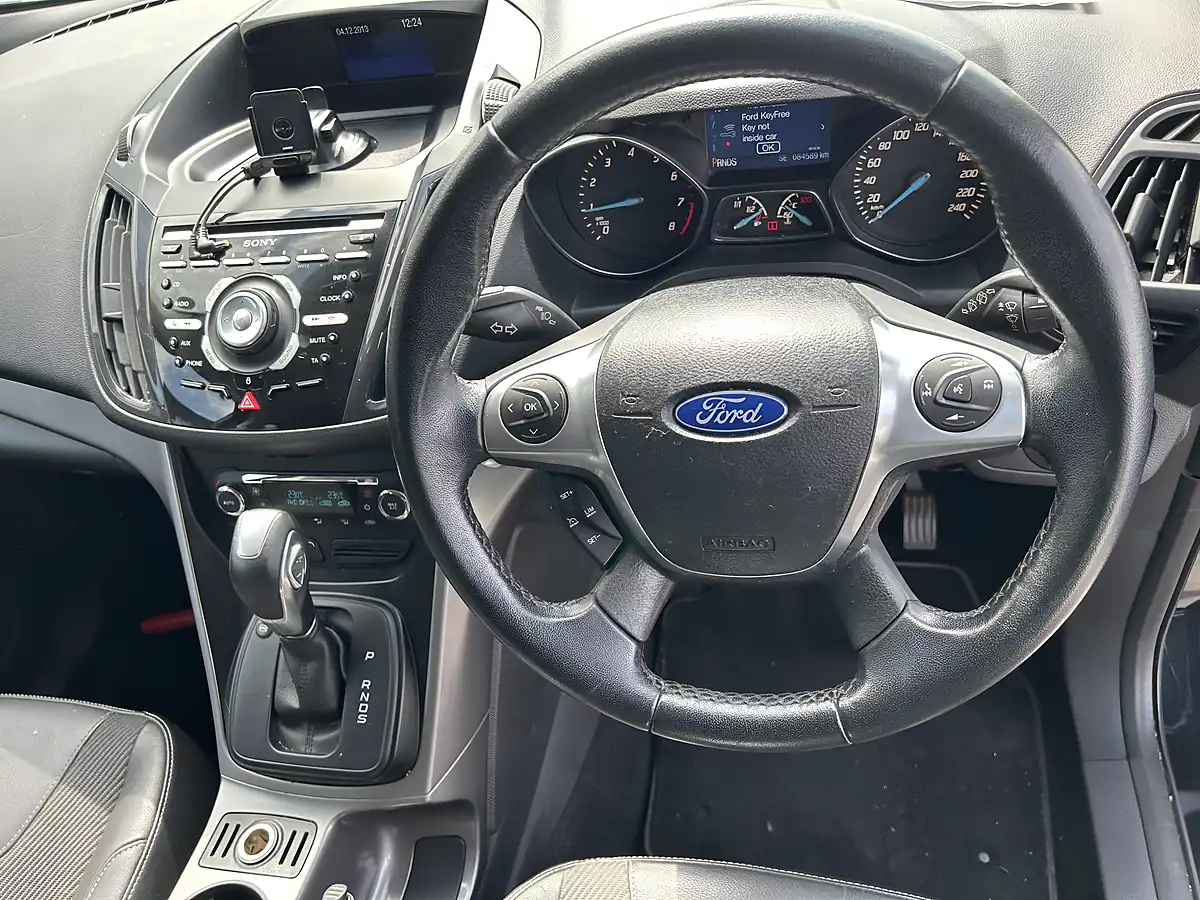 Used 2015 Ford Kuga Black - Interior and Exterior details 14