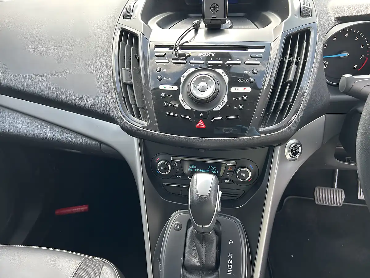 Used 2015 Ford Kuga Black - Interior and Exterior details 15