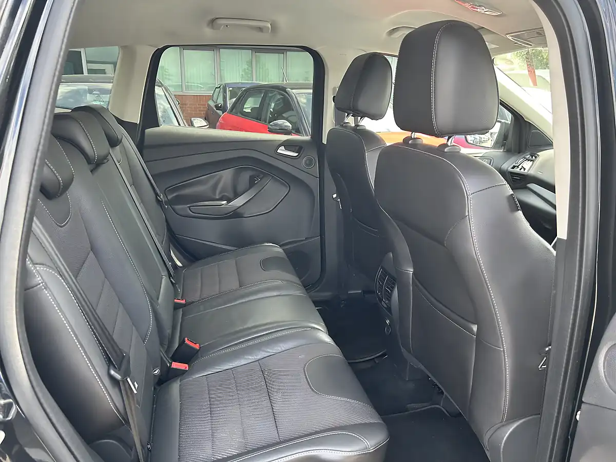 Used 2015 Ford Kuga Black - Interior and Exterior details 16
