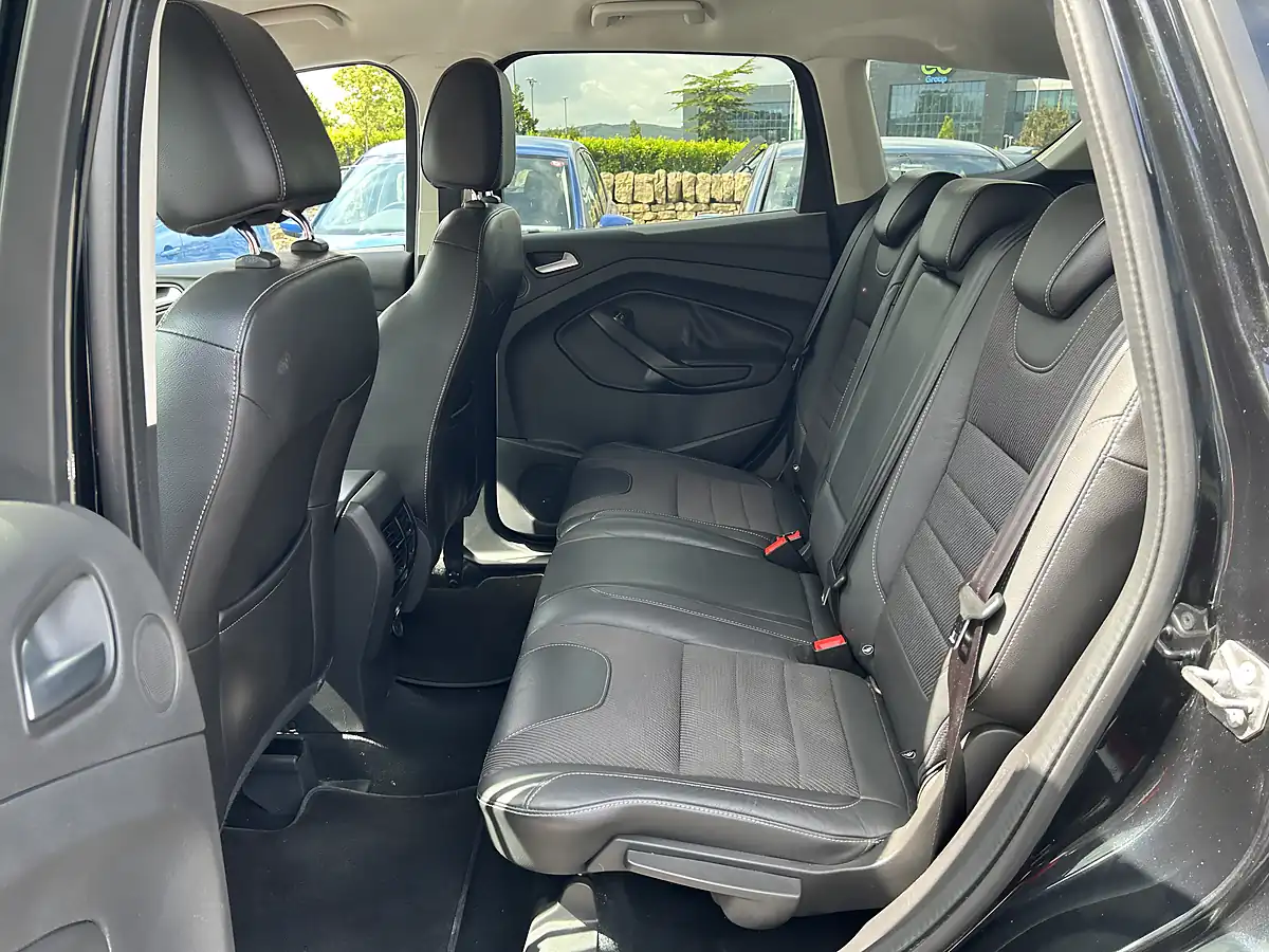 Used 2015 Ford Kuga Black - Interior and Exterior details 17