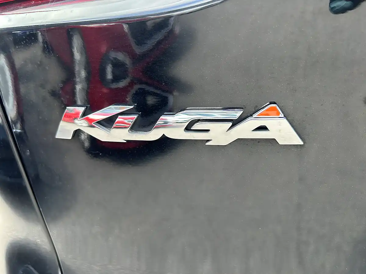 Used 2015 Ford Kuga Black - Interior and Exterior details 8