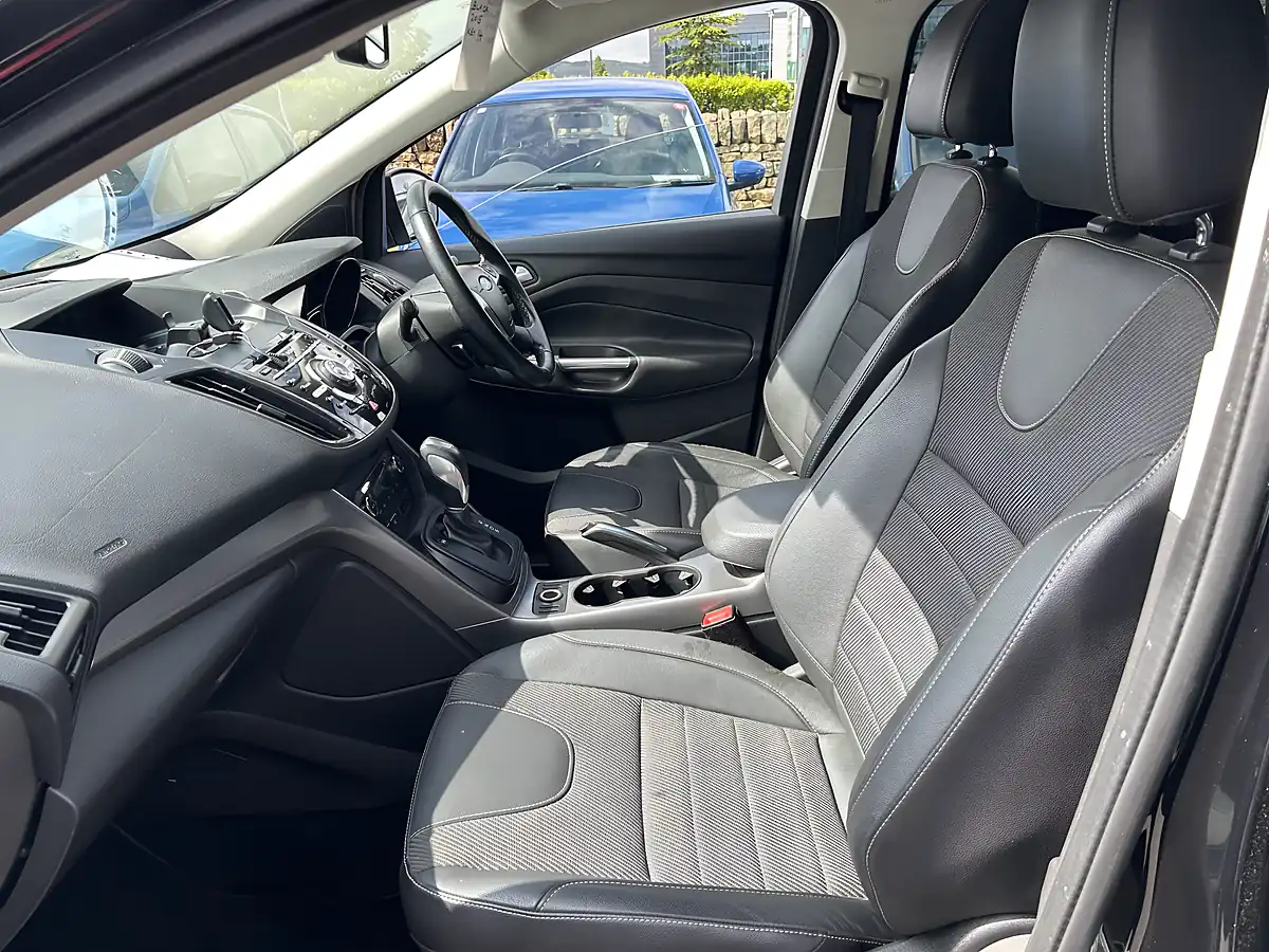 Used 2015 Ford Kuga Black - Interior and Exterior details 9