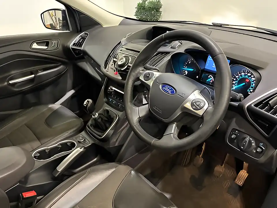 Used 2015 Ford Kuga Titanium 2WD Blue - Interior and Exterior details 3
