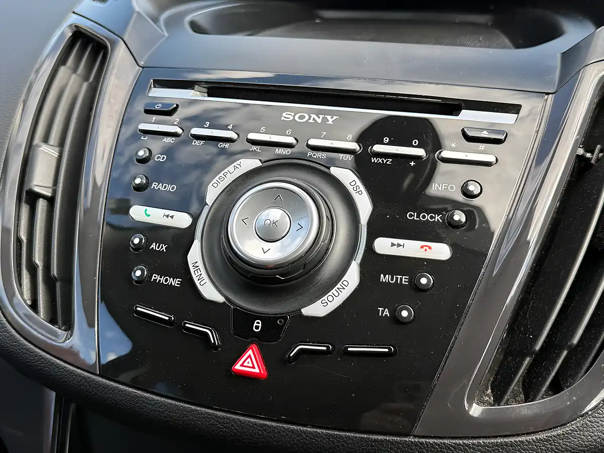 Used 2015 Ford Kuga Titanium 2WD Grey - Interior and Exterior details 12