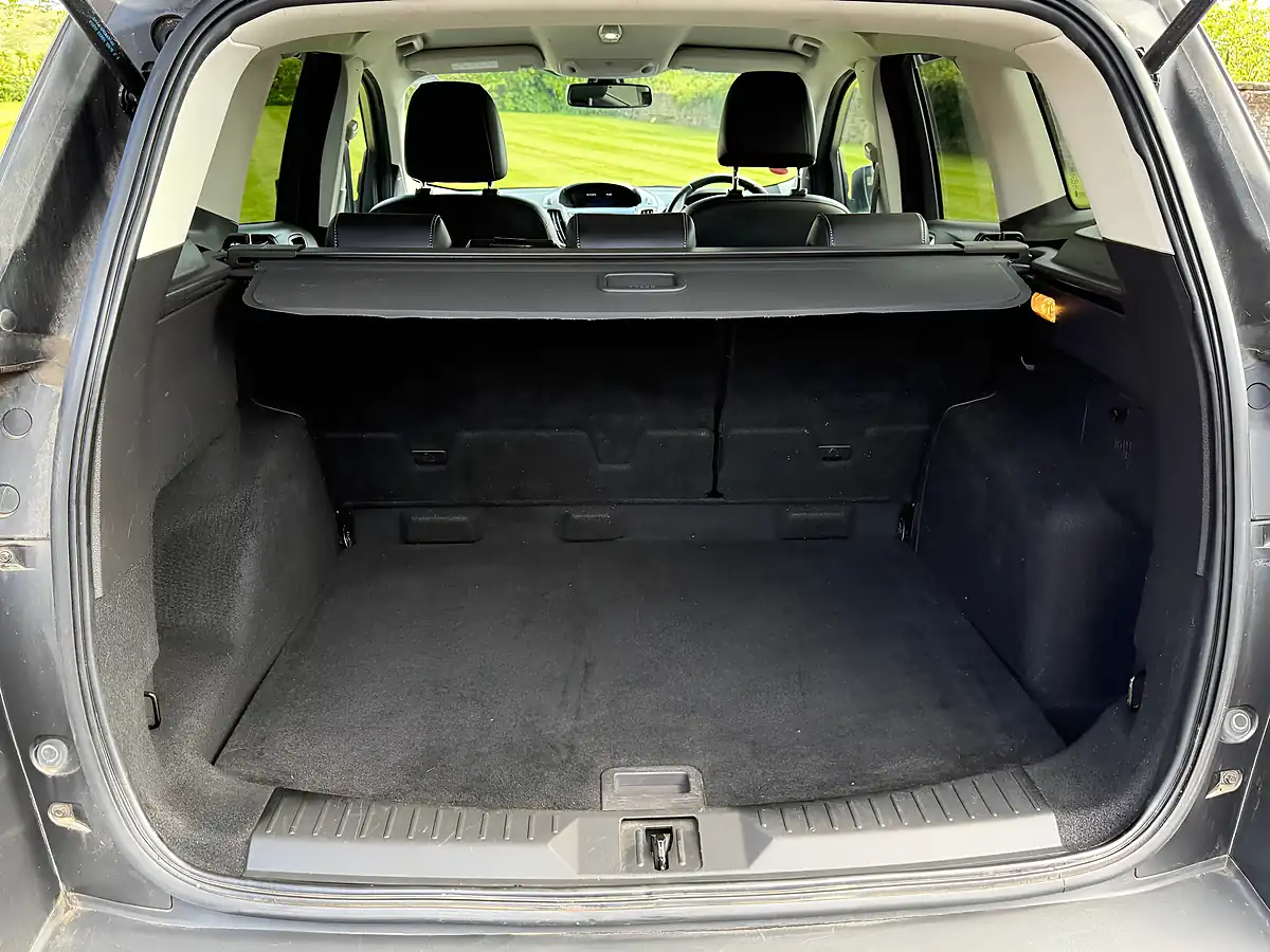Used 2015 Ford Kuga Titanium 2WD Grey - Interior and Exterior details 16