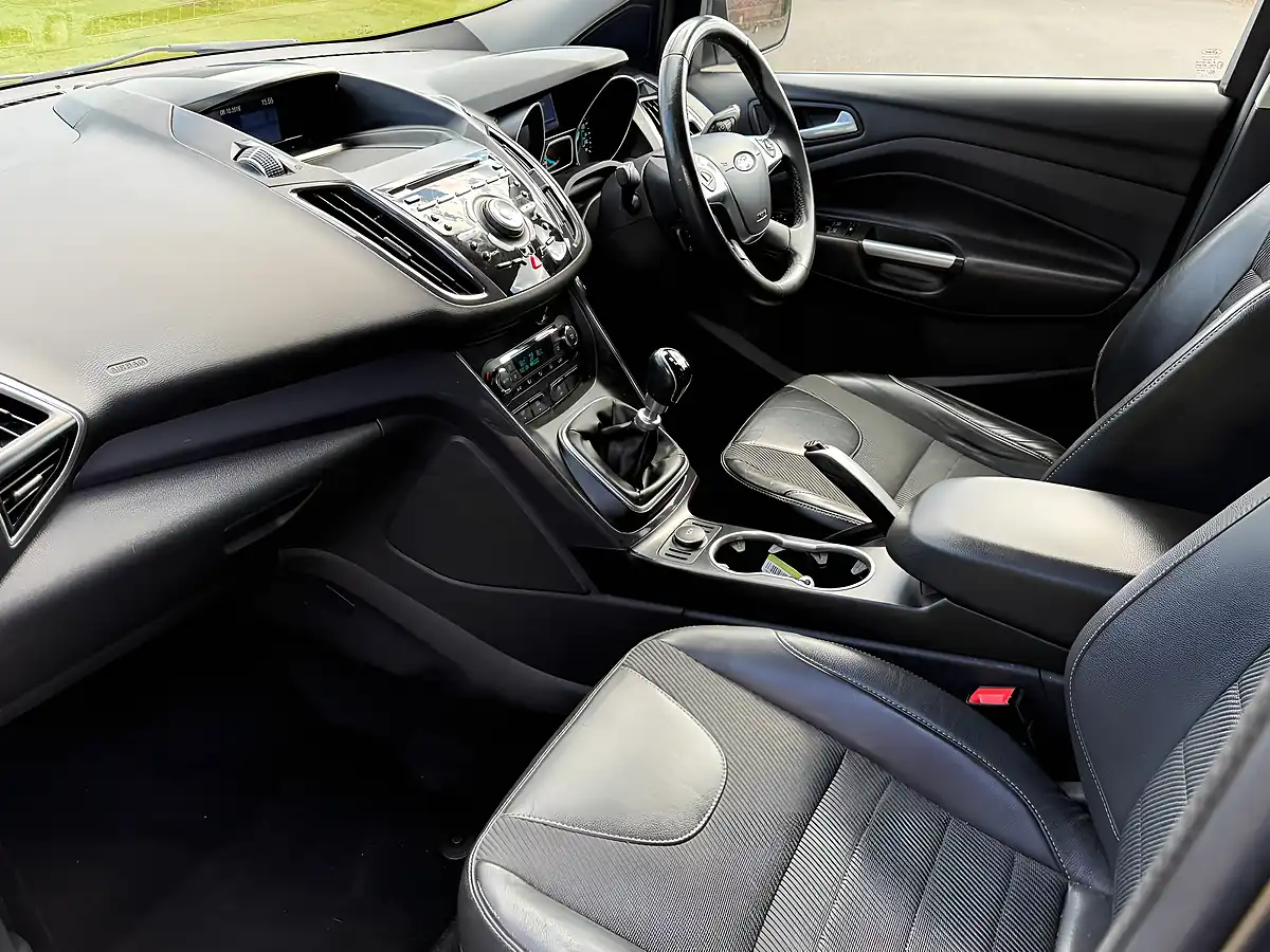Used 2015 Ford Kuga Titanium 2WD Grey - Interior and Exterior details 17
