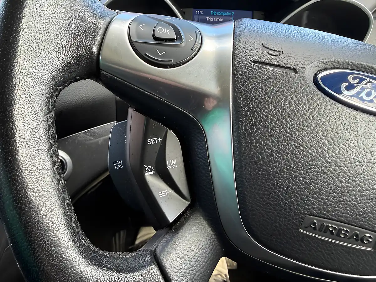 Used 2015 Ford Kuga Titanium 2WD Grey - Interior and Exterior details 18