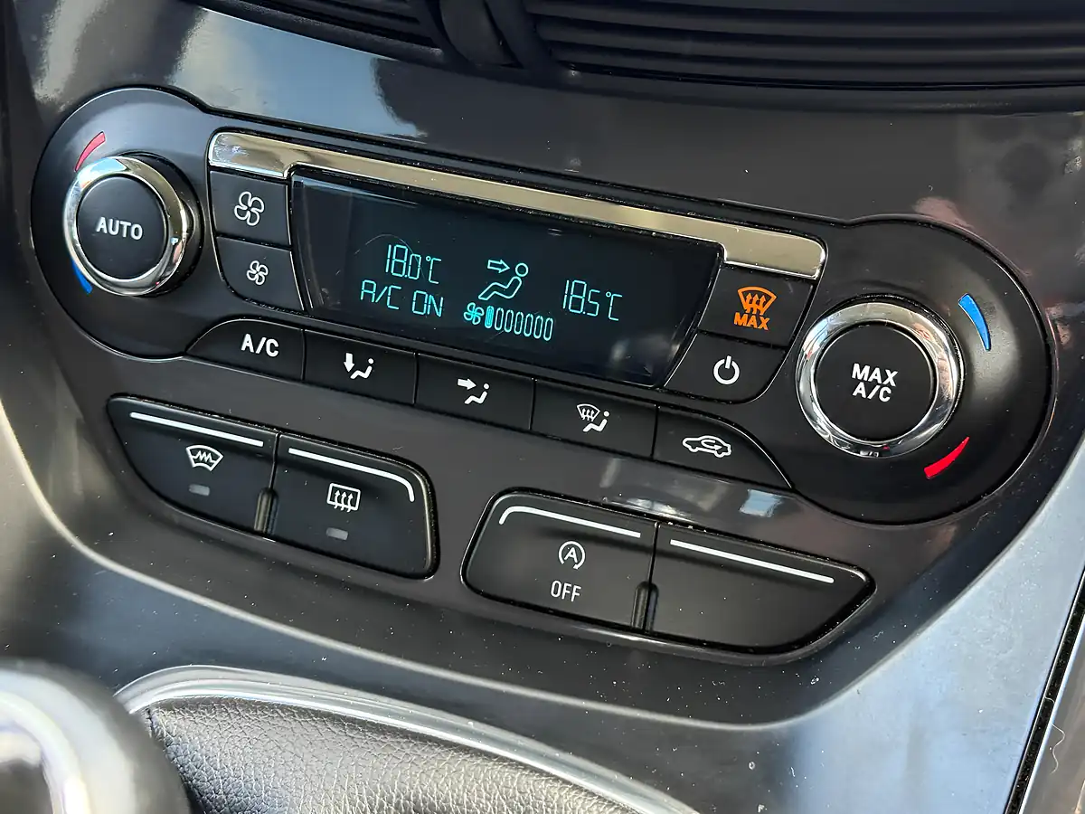 Used 2015 Ford Kuga Titanium 2WD Grey - Interior and Exterior details 19