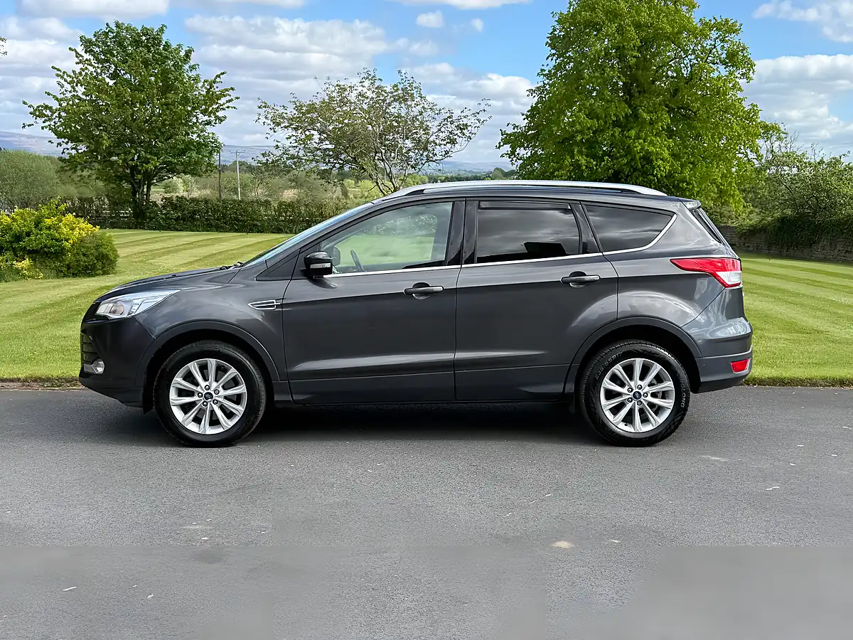 Used 2015 Ford Kuga Titanium 2WD Grey - Interior and Exterior details 4