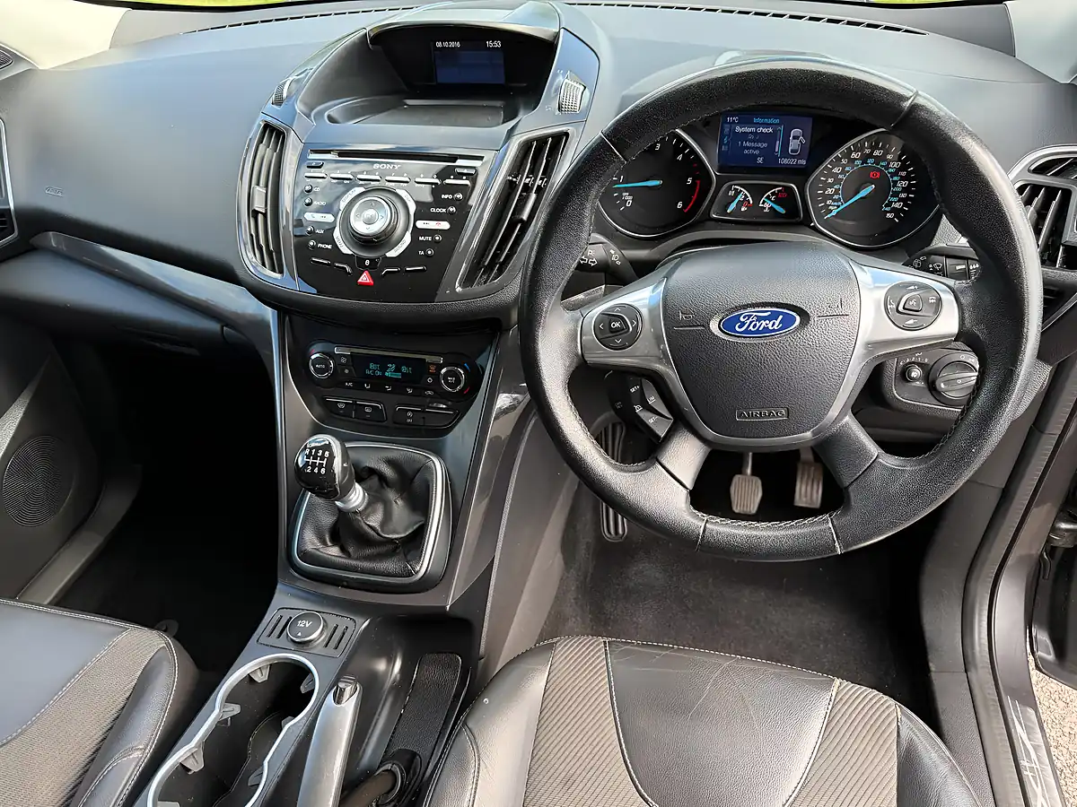 Used 2015 Ford Kuga Titanium 2WD Grey - Interior and Exterior details 9
