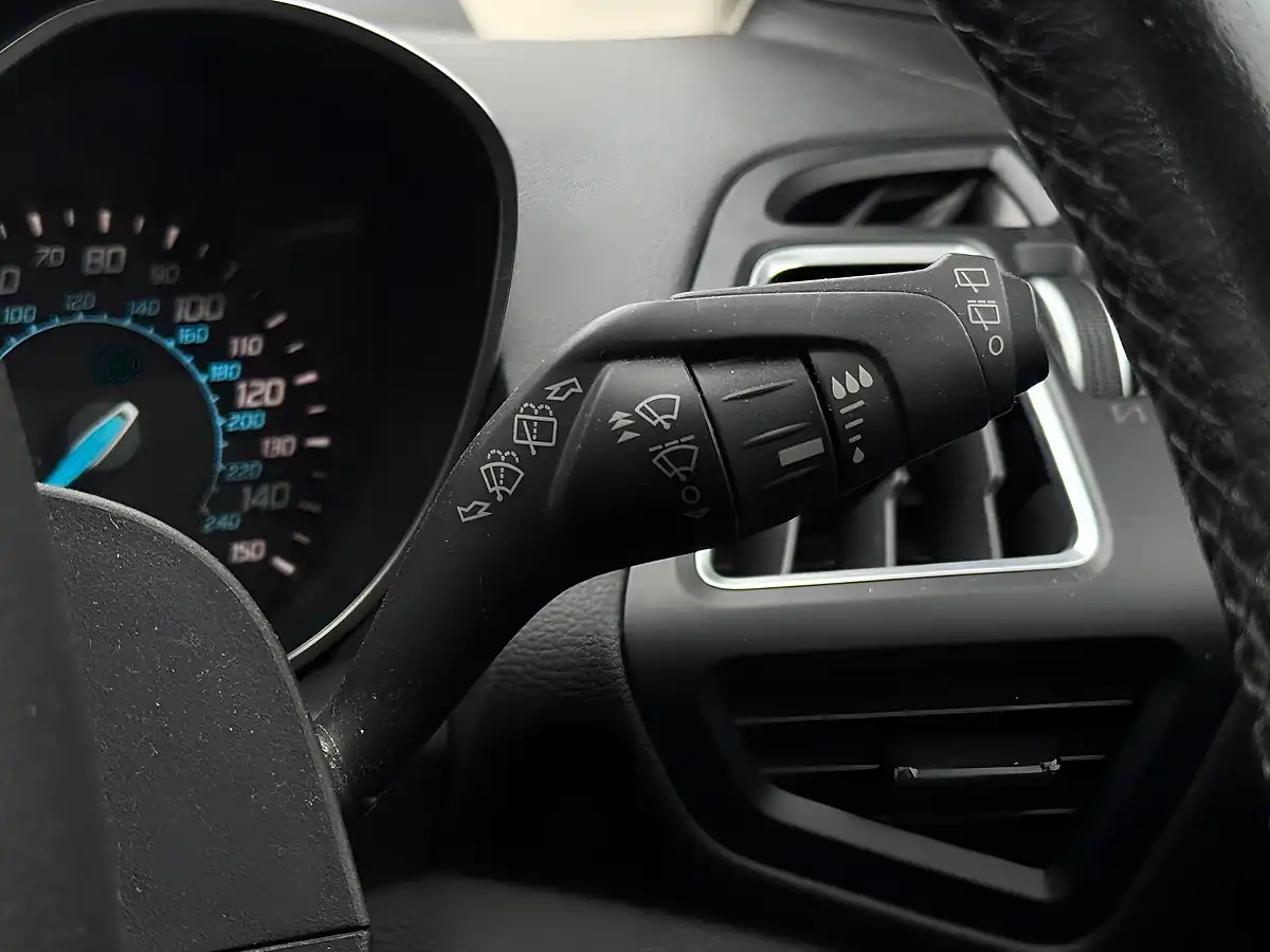 Used 2015 Ford Kuga Titanium Black - Interior and Exterior details 13