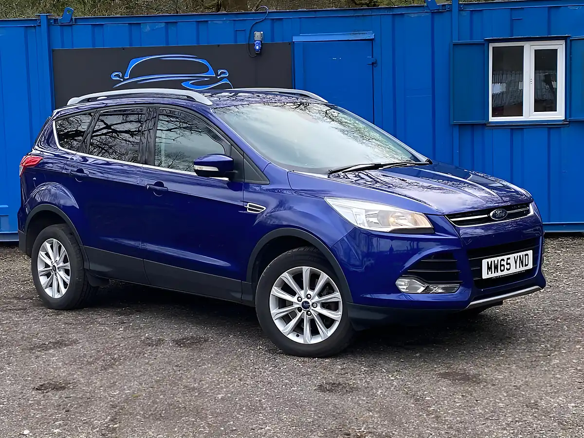 Used 2015 Ford Kuga Titanium Blue - Front View